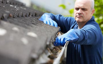 cleaning and inspecting Cocking roofs
